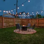 Private Backyard - Near Bicentennial Park Holiday home