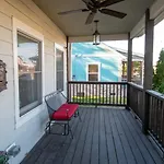 Perfect For Groups - Fenced-in Yard Pet Friendly