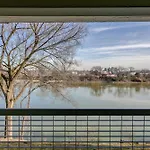 Riverfront Minutes From Broadway Holiday home Nashville