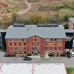 Charming Historic Loft Near Centennial Park