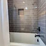 Sleek & Convenient East Holiday home