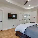Sleek & Convenient East Nashville