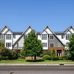 Quiet Condo - Prime Locale Within Mins To Dt