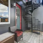 Luxury 3 Bed Close To Downtown