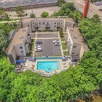 2 Bdr Riverfront Living In Downtown Nashville