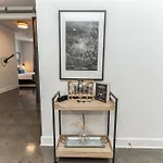 1 Bedroom Loft Near Centennial Park