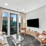 Penthouse View Flat Modern Design With Balcony Nashville
