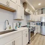 Illume 108 Apartment