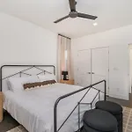 - 1699 Lischey Ave Holiday home *