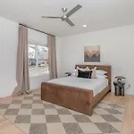 - 1699 Lischey Ave Holiday home