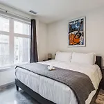 Trendy 3 Bdr For 8 Heart Of Nash Near 5 Points Holiday home
