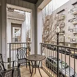 Trendy 3 Bdr For 8 Heart Of Nash Near 5 Points Holiday home