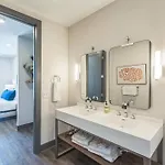 Gorgeous For 8 With Rooftop & Gym Near Dt Apartment *