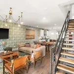 Charm Near Broadway In Walkable 8th Ave S Holiday home Nashville