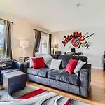 Uncork And Unwind Free Parking Pool Walk To Broadway! Apartment Nashville