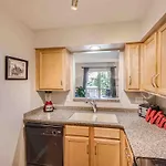 Uncork And Unwind Free Parking Pool Walk To Broadway! Apartment