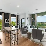 Riverview With Garage And Balcony And Walk Downtown Holiday home *