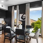 Riverview With Garage And Balcony And Walk Downtown Holiday home