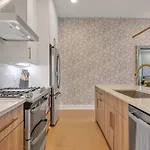 Music Mansion 2 Miles To Broadway - 13 Beds *