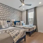 Music Mansion 2 Miles To Broadway - 13 Beds Holiday home