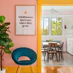 Apartment Dolly's Music Row Oasis - Walkable Location *