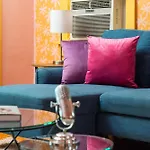 Apartment Dolly's Music Row Oasis - Walkable Location *