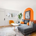 Dolly's Oasis On Music Row Apartment