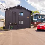 Relaxing Dolly Apartment On Music Row