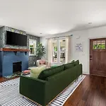Holiday home 4 Bedroom House With Hot Tub And Backyard Close To Downtown *