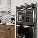 Nash Urban Oasis With Rooftop And Modern Amenities *