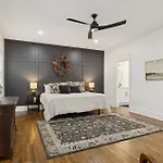 Holiday home Nash Urban Oasis With Rooftop And Modern Amenities *