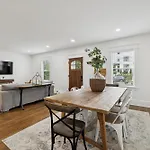 Nash Urban Oasis With Rooftop And Modern Amenities