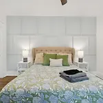 Holiday home Nash Urban Oasis With Rooftop And Modern Amenities Nashville