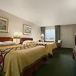 Super 8 By Wyndham Hermitage Motel