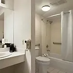 Motel Super 8 By Wyndham Hermitage 2*
