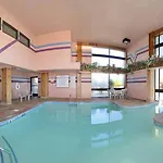 Super 8 By Wyndham Hermitage Motel 2*