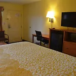 Days By Wyndham Airport East Nashville
