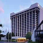 Sonesta Airport 4*