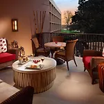 Hotel Sonesta Airport 4*