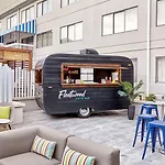 Doubletree By Hilton Airport 3*