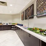 Hotel Doubletree By Hilton Airport