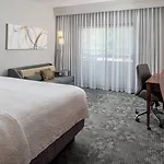 Courtyard By Marriott Airport 3*