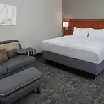Courtyard By Marriott Airport Nashville
