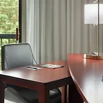 Courtyard By Marriott Airport 3*