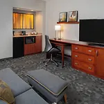 Courtyard By Marriott Airport Hotel Nashville