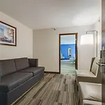 Hotel Alexis And Nashville