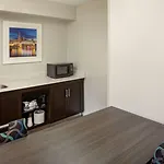 Hampton & Nashville-airport Hotel 3*