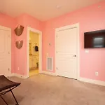 Pink Experience - West End Broadway & Restaurants