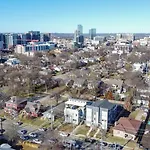 Cultured Coach - Music Row - Mins To Downtown Holiday home Nashville