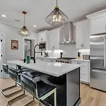 Holiday home Ensemble-4 Unit Combo-8 Mins To Broadway